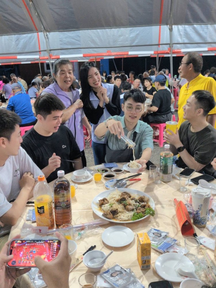 虔誠祝壽、傾聽基層！親自走訪潮州朝鳳宮宮慶，與鄉親歡慶交心